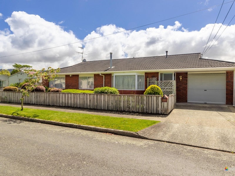 2/51 Mchardie Street, Trentham, Upper Hutt - Carousel 1