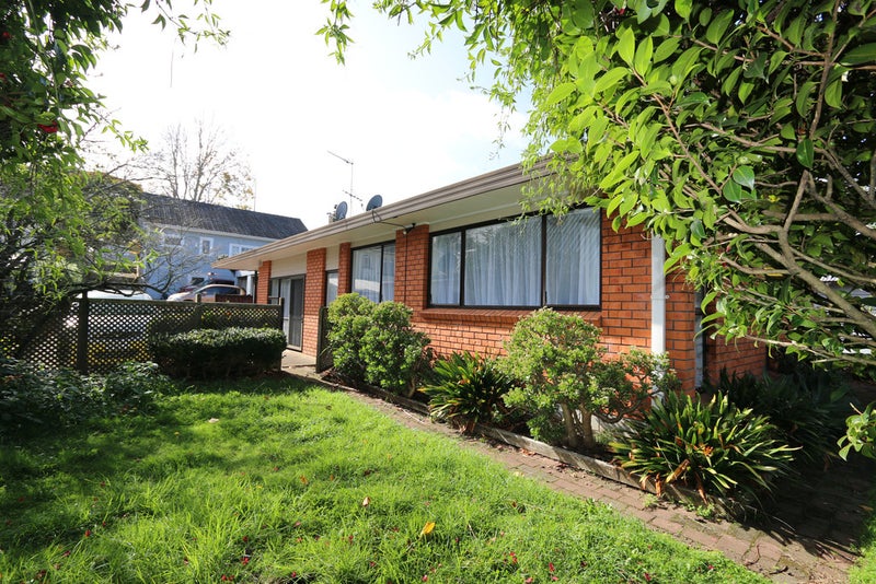 2/647 Mount Albert Road, Royal Oak, Auckland - Carousel 2