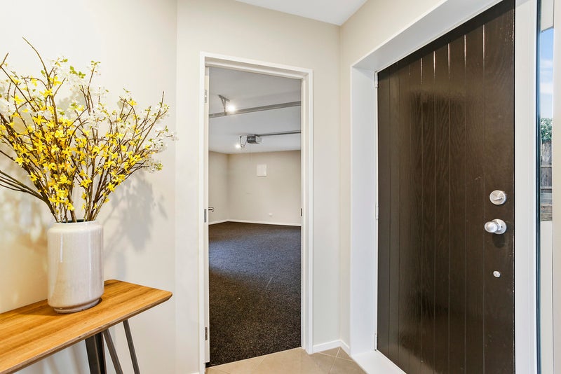 31A Cliff View Drive, Green Bay, Auckland - Carousel 19