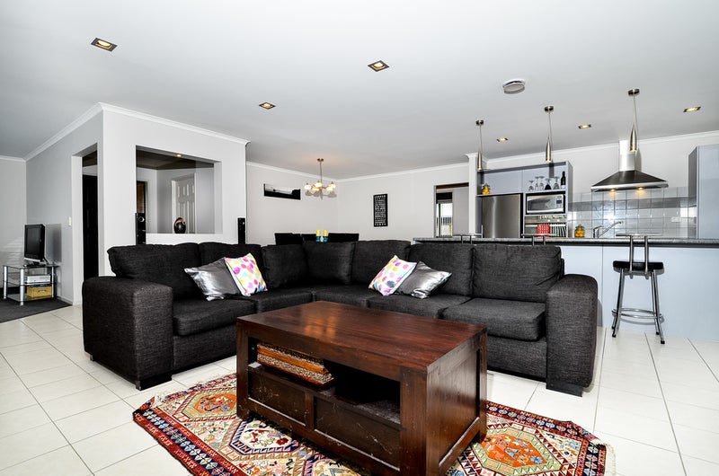 5 Maple Lane, Huapai, Kumeu - Carousel 1