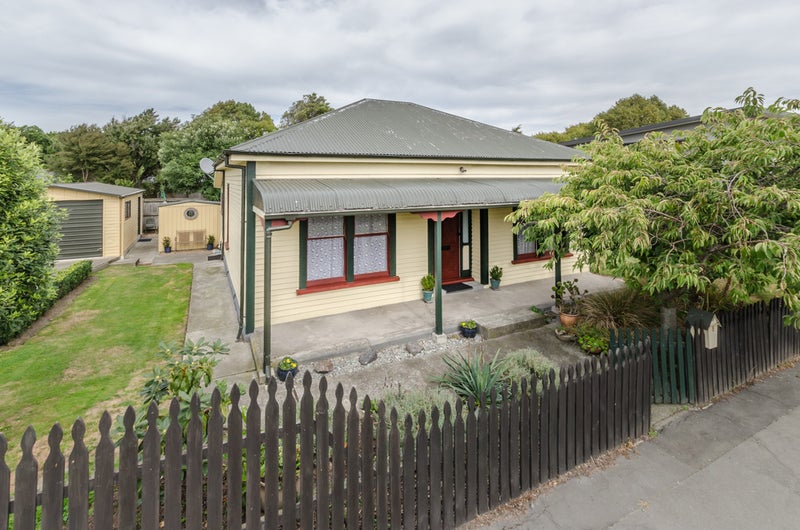 8 Walpole Street, Waltham, Christchurch - Carousel 1
