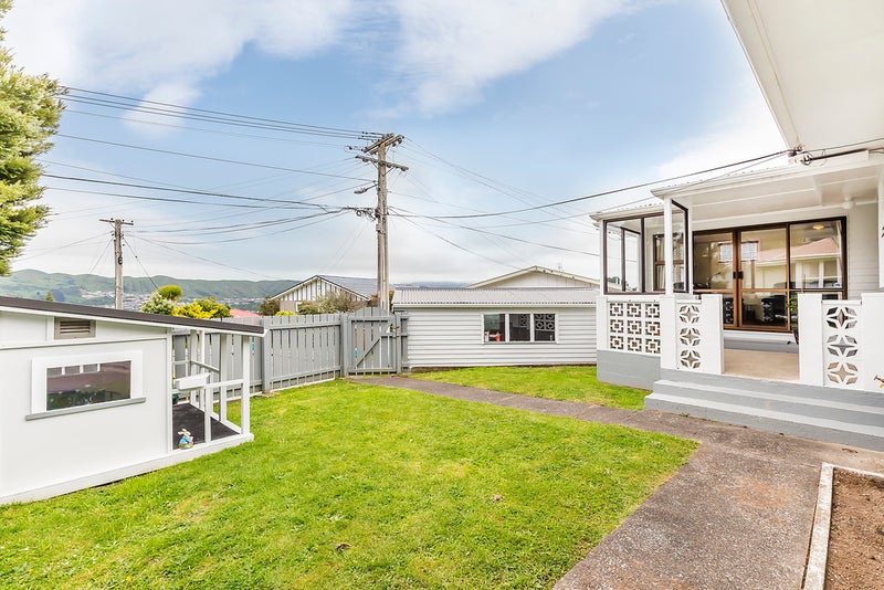 12 Beverley Grove, Paparangi, Wellington - Carousel 22