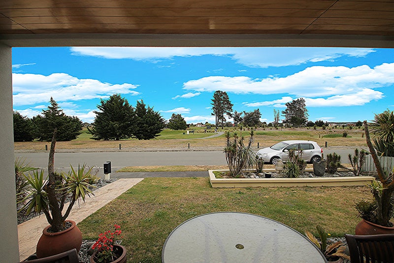8 Seacroft Place, Waimairi Beach, Christchurch - Carousel 2