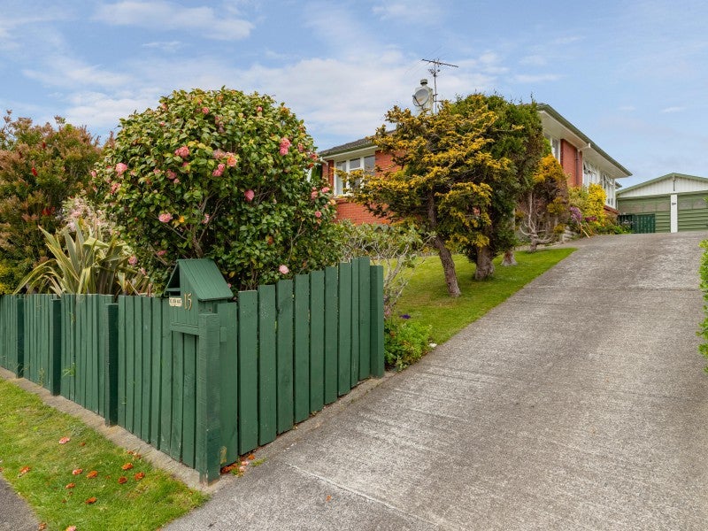 15 Bellona Place, Cannons Creek, Porirua - Carousel 13