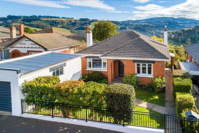 28 Mornington Road, Balaclava, Dunedin - Carousel 1