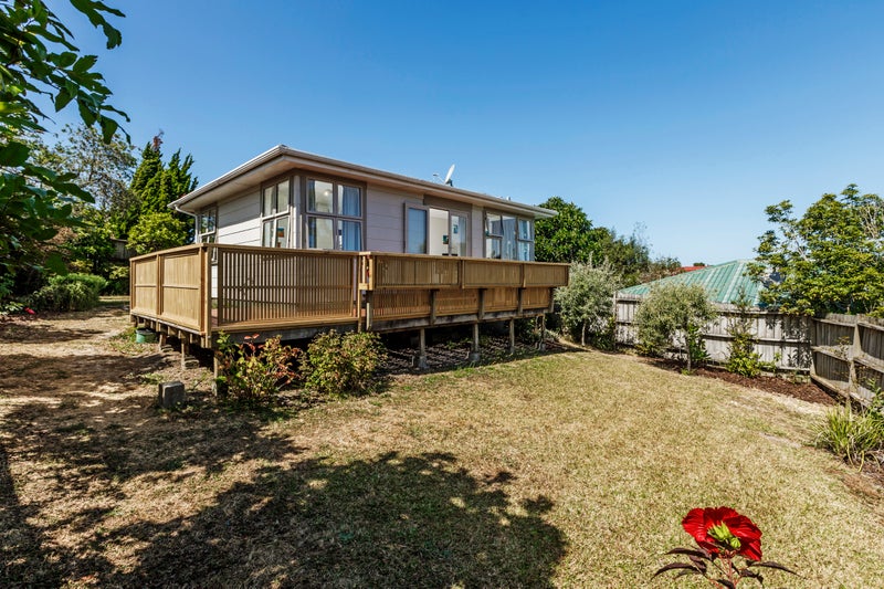 1/412 East Coast Road, Sunnynook, Auckland - Carousel 1