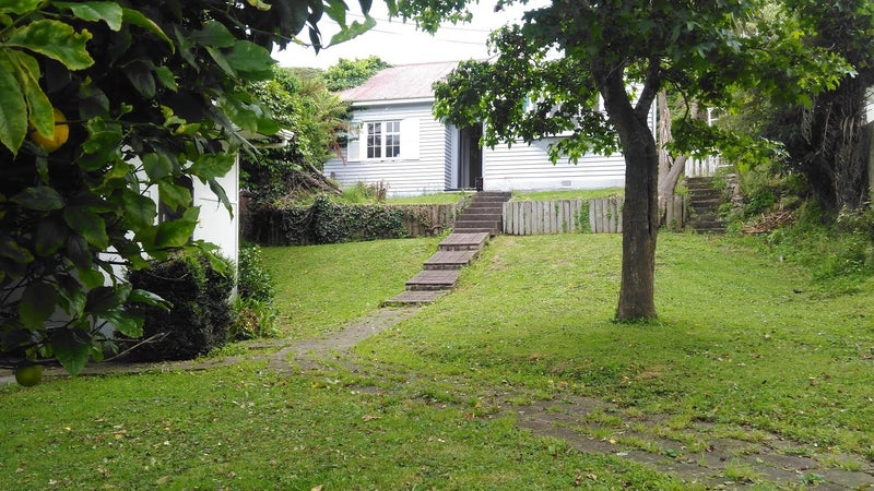 18 Hathaway Avenue, Karori, Wellington - Carousel 2