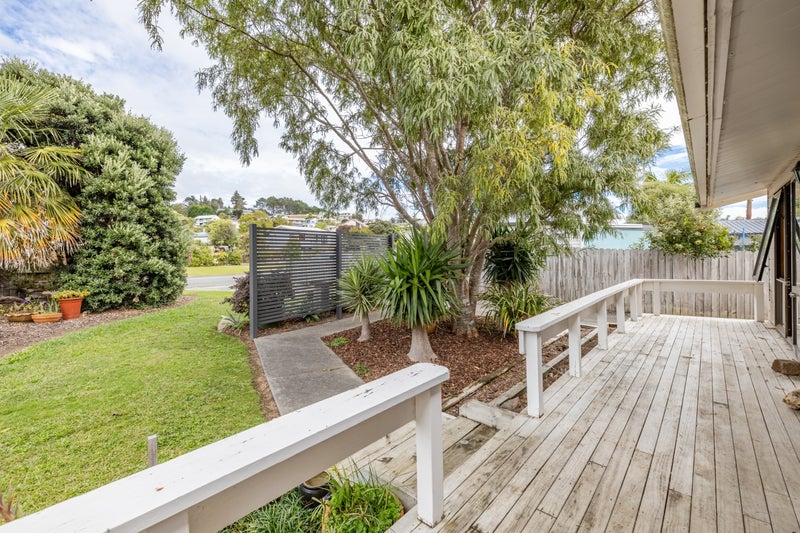 16 Peninsula Parade, Hihi - Carousel 2