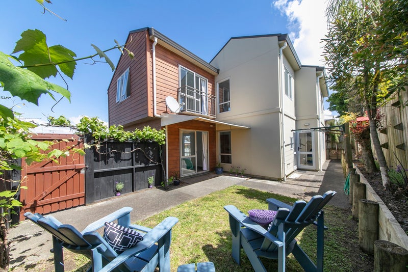 2A Hall Avenue, Mangere, Auckland - Carousel 1