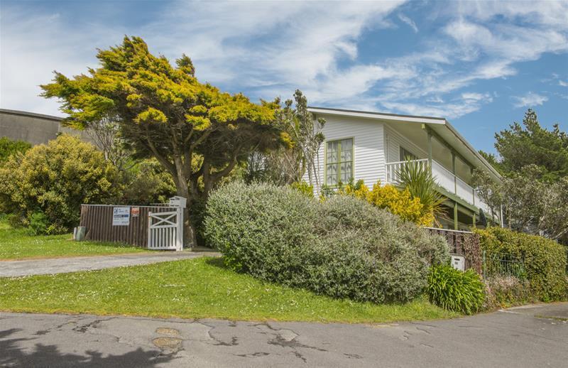 53 Ruskin Road, Newlands, Wellington - Carousel 1