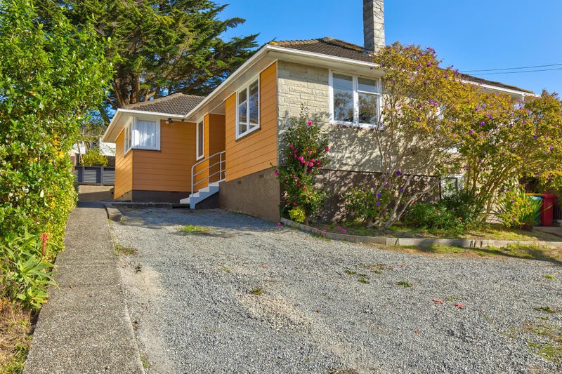 126 Castor Crescent, Cannons Creek, Porirua - Carousel 1