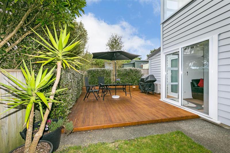 11B Pinkerton Gr, Newlands, Wellington - Carousel 1