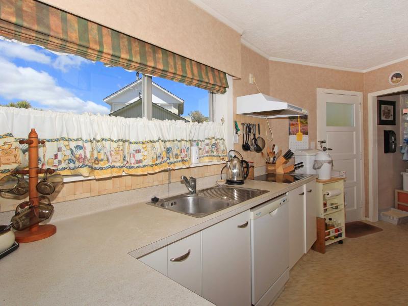 9 Hamstead Street, Wainuiomata, Lower Hutt - Carousel 2