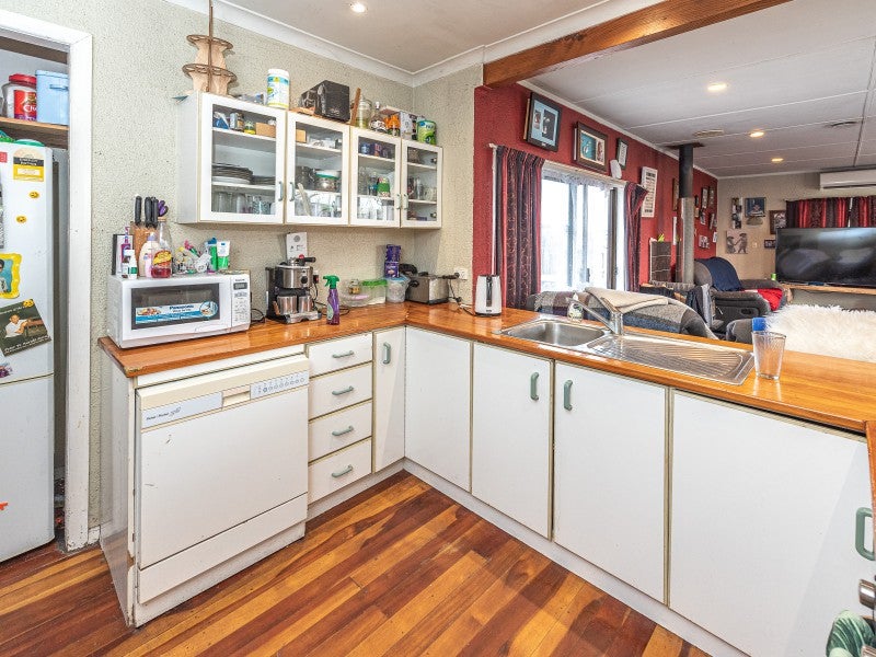 3 Totara Street, Tawhero, Whanganui - Carousel 2