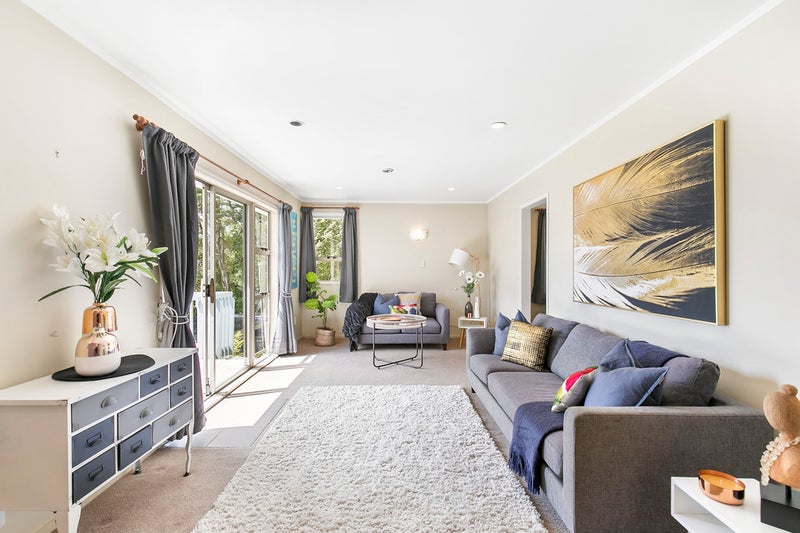 6 Vari Place, Bayview, Auckland - Carousel 2