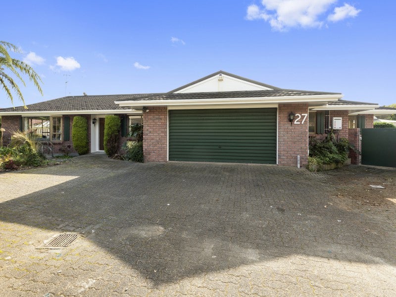 27 Waddington Drive, Naenae, Lower Hutt - Carousel 1