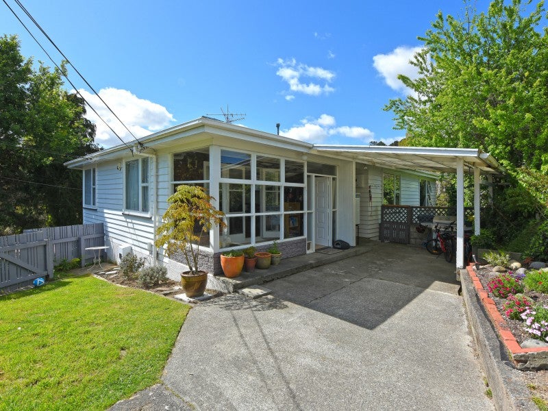 1/45 Dowling Grove, Silverstream, Upper Hutt - Carousel 1
