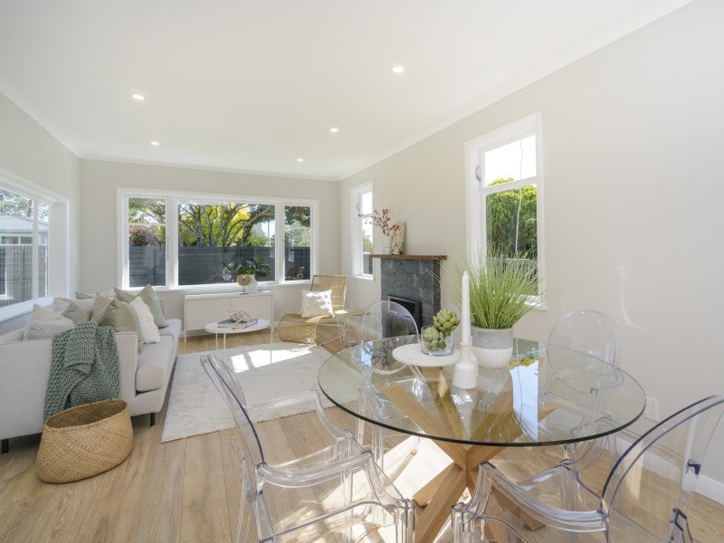 8 Stirling Crescent, Hokowhitu, Palmerston North - Carousel 2