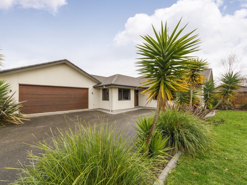 5 Boronia Court, Milson, Palmerston North - Carousel 1