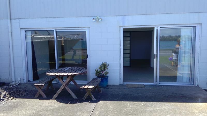 3 The Parade, Bucklands Beach, Auckland - Carousel 7