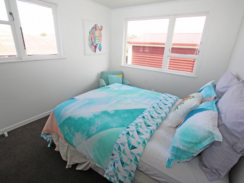 59 Beauzami Crescent, Ascot Park, Porirua - Carousel 2