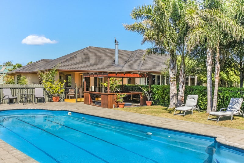 1091 Glenbrook Road, Waiuku - Carousel 1