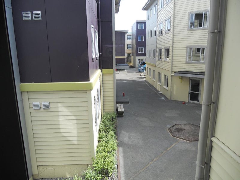 36/4 Sussex Street, Mount Cook, Wellington - Carousel 1