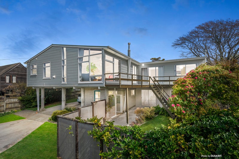 29 Woodmancote Road, Khandallah, Wellington - Carousel 1