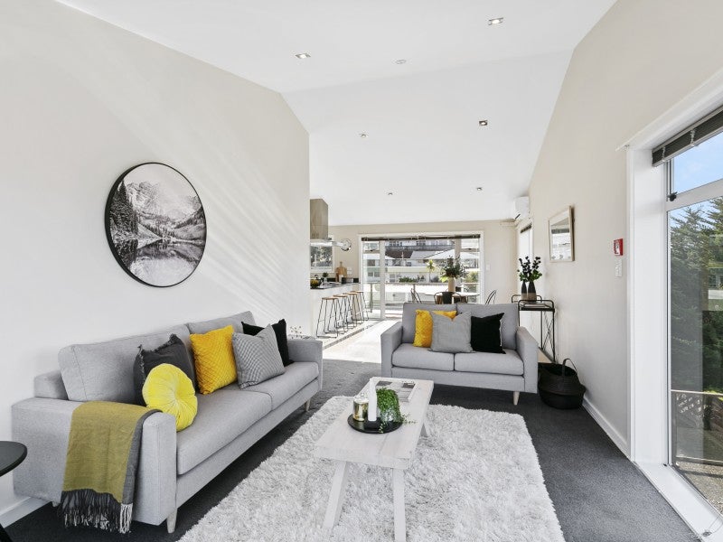 8/21 Duchess Place, Maupuia, Wellington - Carousel 1