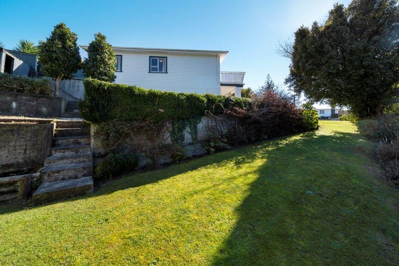 7 Lambton Terrace, Welbourn, New Plymouth - Carousel 23