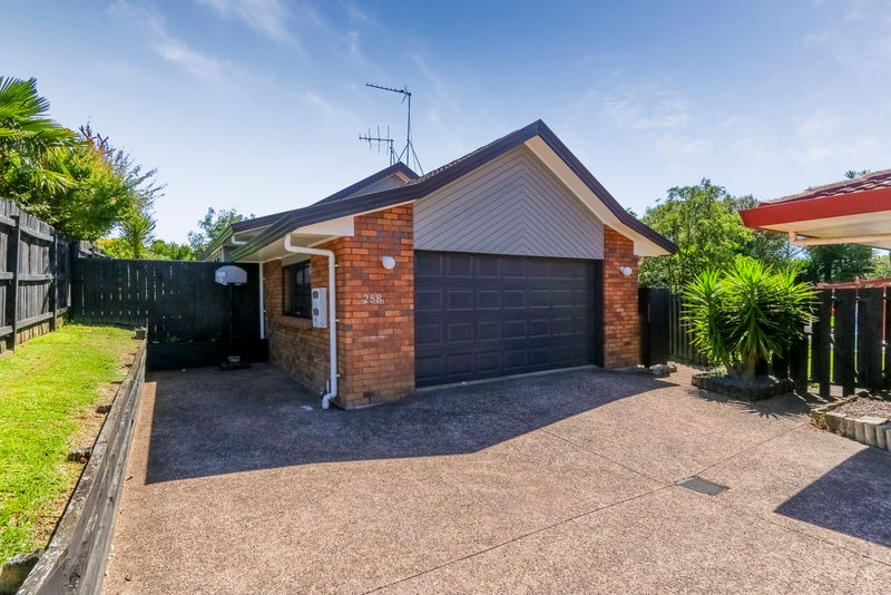 1/25 Booralee Avenue, Botany Downs, Auckland - Carousel 2