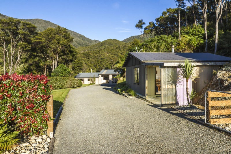 6 Kaimiko Place, Ōkiwi Bay - Carousel 1