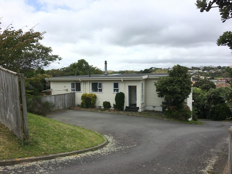 4 Murphy Place, Titahi Bay, Porirua - Carousel 2