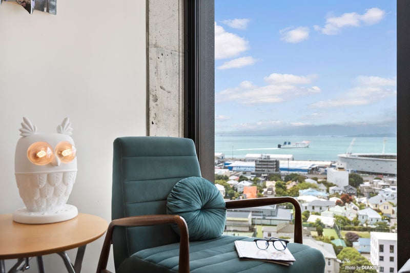 1402/111 Molesworth Street, Thorndon, Wellington - Carousel 2