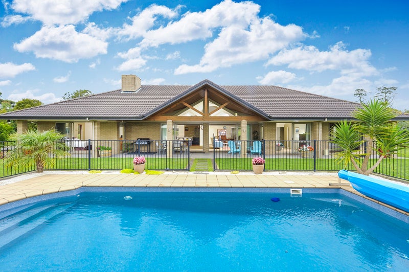 580 West Coast Road, Oratia, Auckland - Carousel 1