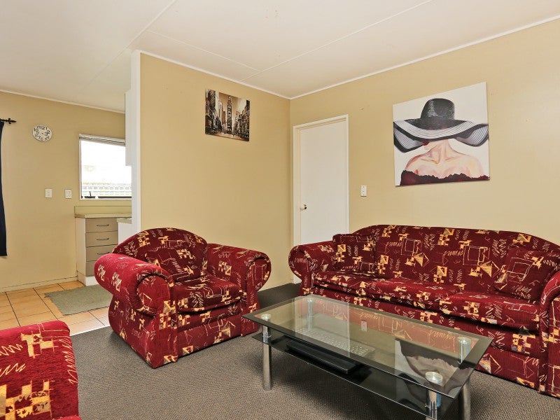 200A Grove RD, Mayfair, Haumoana - Carousel 2