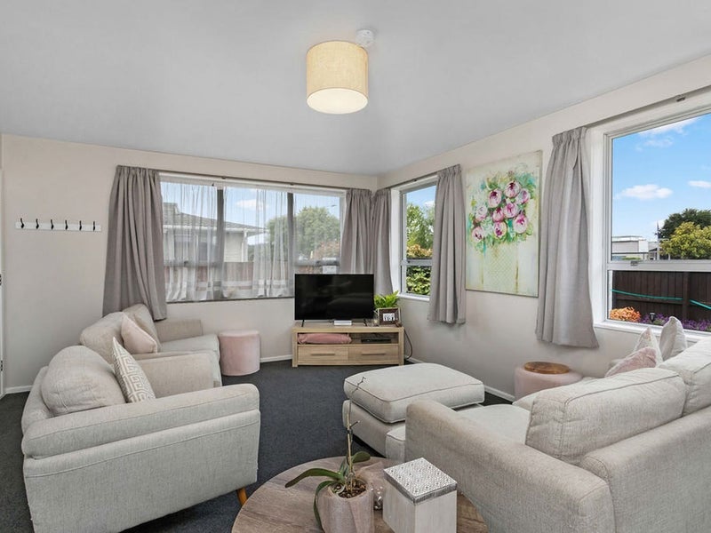 1/221 Queenspark Drive, Parklands, Christchurch - Carousel 2