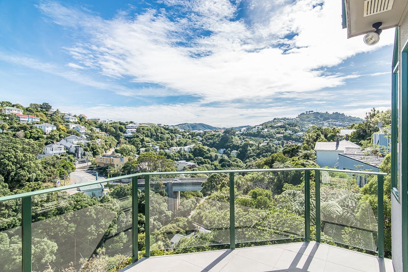 48 Fairview Crescent, Kelburn, Wellington - Carousel 2