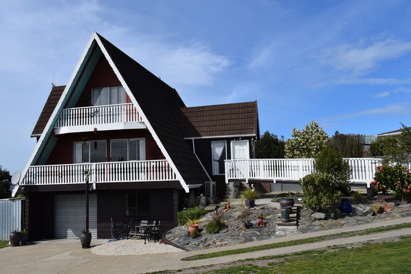 6 Burn Street, Holmes Hill, Oamaru - Carousel 1