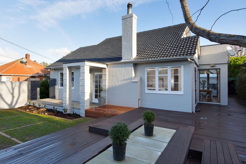11 Kowhatu Road, One Tree Hill, Auckland - Carousel 1