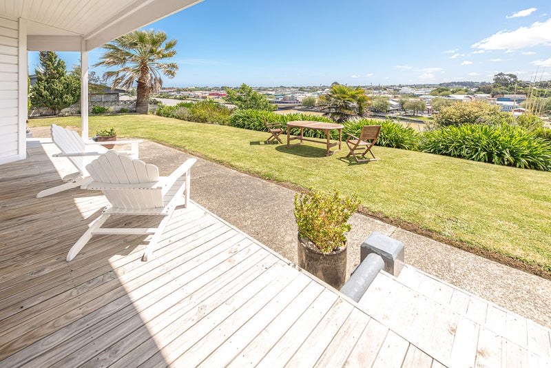 11 Taylor Street, Durie Hill, Whanganui - Carousel 2