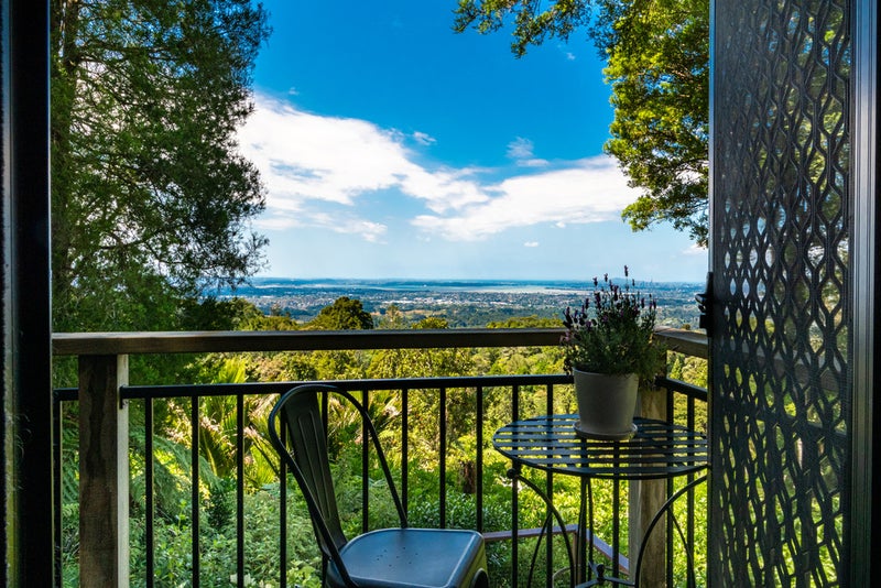 464 Scenic Drive, Waiatarua, Auckland - Carousel 2