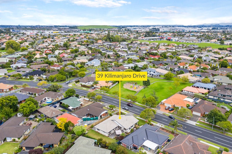 39 Kilimanjaro Drive, Northpark, Auckland - Carousel 1