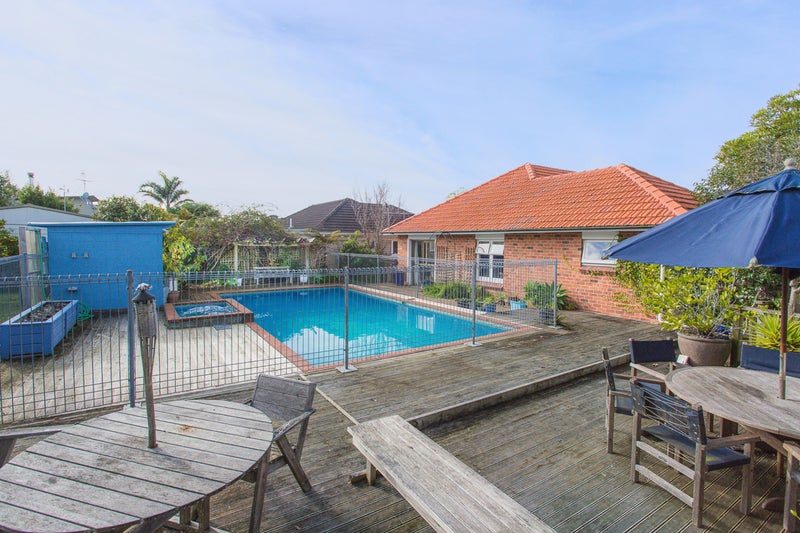 2 Athlone Road, Glendowie, Auckland - Carousel 1