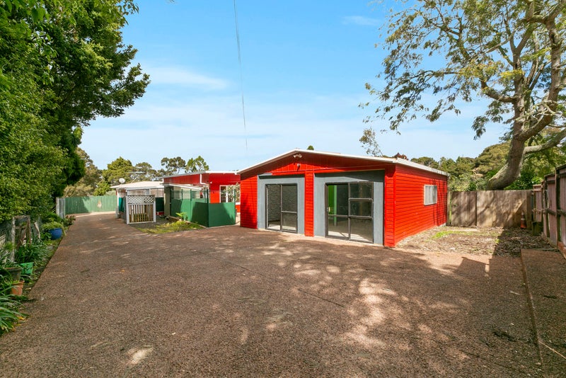 81 Coatesville-Riverhead Highway, Albany - Carousel 1