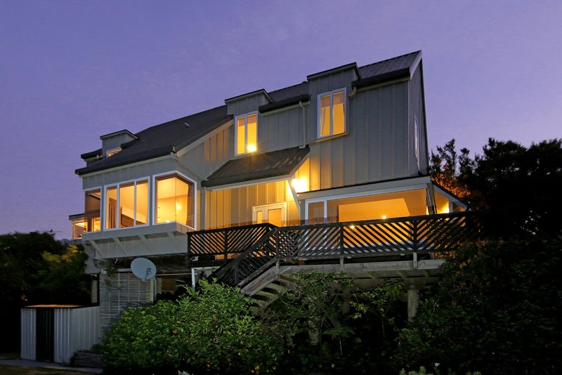 34 Woodside Common, Westmorland, Christchurch - Carousel 20