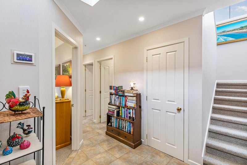 2/13 Alfred Street, Northcote Point, Auckland - Carousel 2