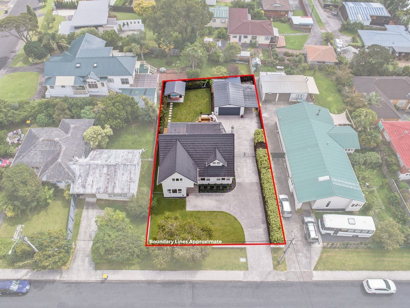13 Cleve Road, Green Bay, Auckland - Carousel 21