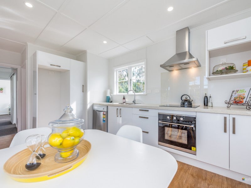 4 Devon Street, Wainuiomata, Lower Hutt - Carousel 2