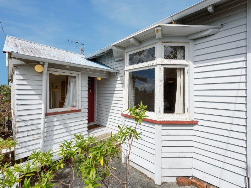 31 Seaview Terrace, Northland, Wellington - Carousel 2